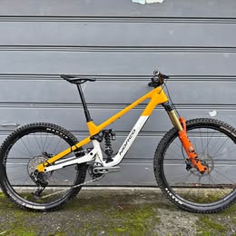 Mondraker Summum Carbon Downhill Mountain Bike