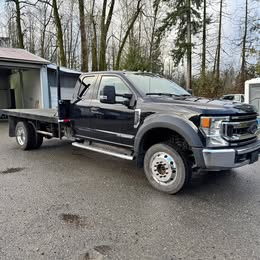 Ford F-550 Super Duty Flatbed Tow Truck