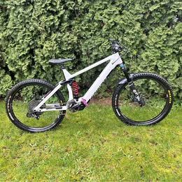 Commencal Full Suspension Mountain Bike