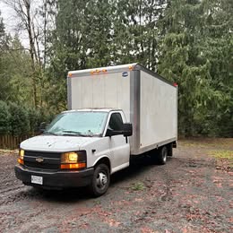 Chevrolet Express Box Truck / Moving Van